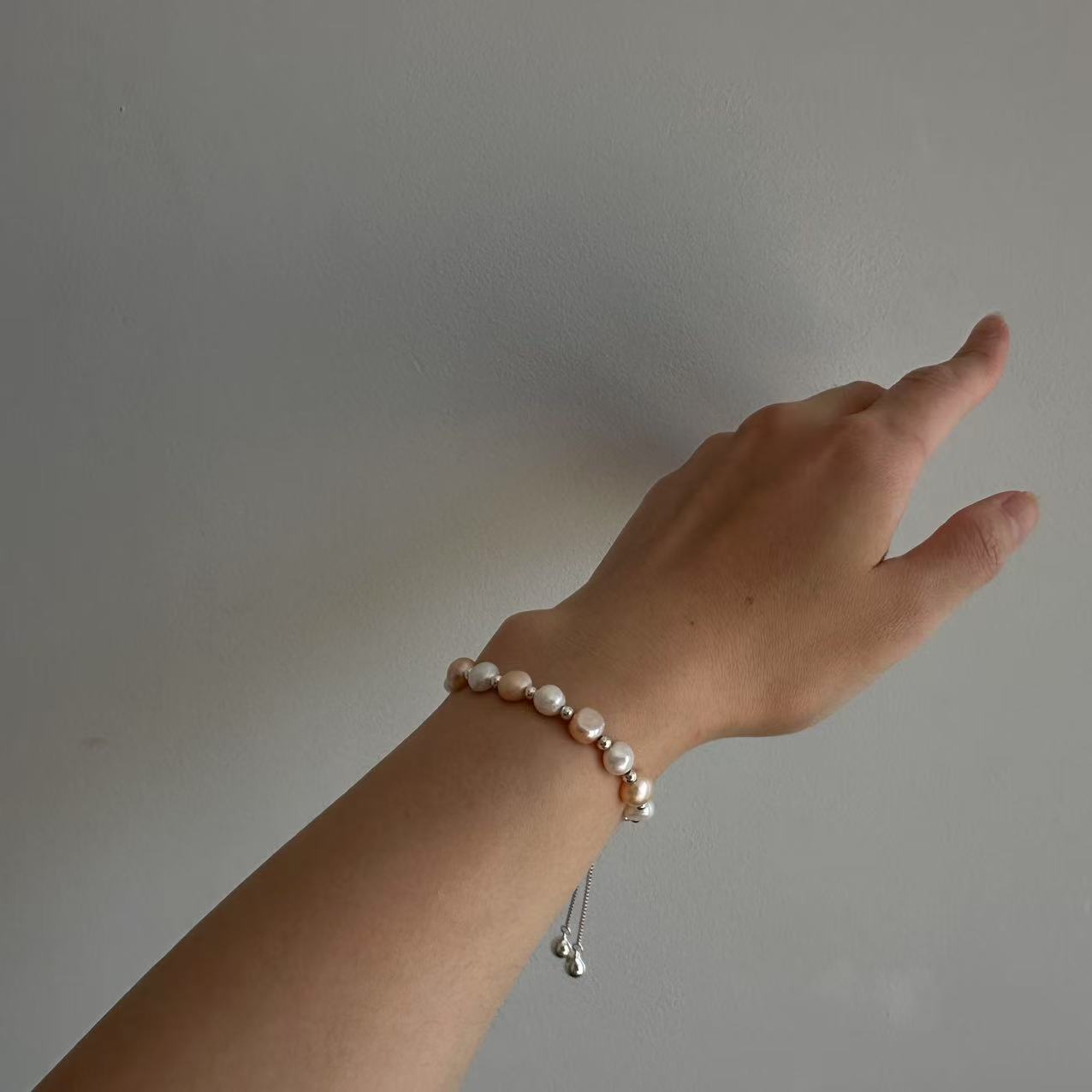 White & Peachy Pink Freshwater Pearl 925 Silver Slider Bracelet